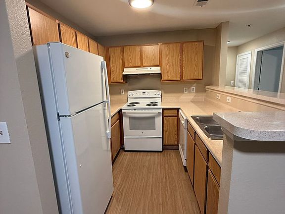 4th image of 2001 S Lyerly St #327