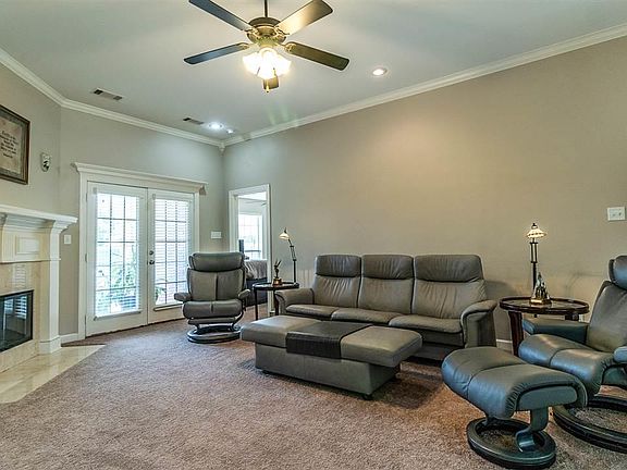 4th image of 214 Maranes Cir