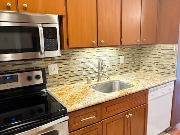 1036 Oak Grove Rd APT 82-1, Concord, CA 94521