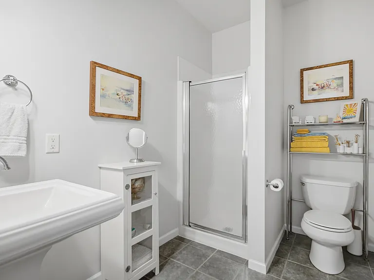 302 E Huron Ave — Photo 23