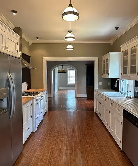 1023 W Gardner St — Photo 14