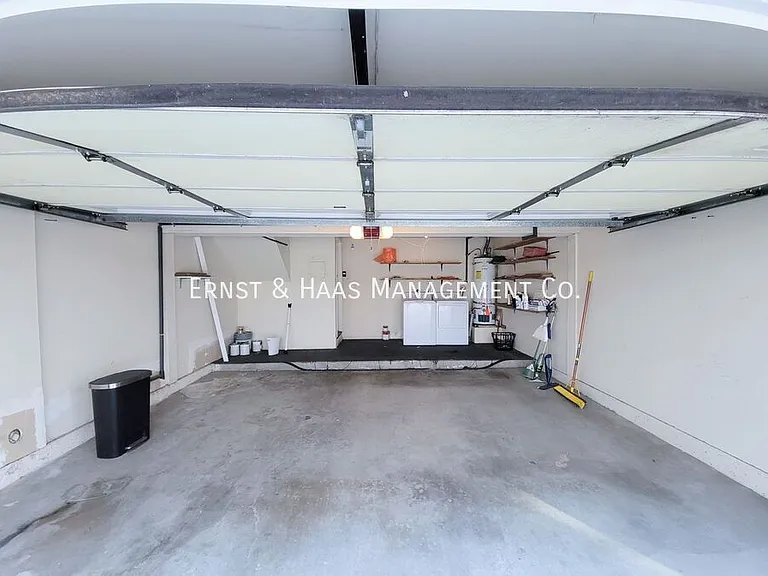 111 W Spring St #E — Photo 24