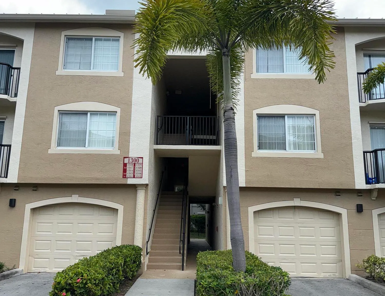 3 bed, 2.0 bath, 1184 sqft, $2,500 — Photo 1