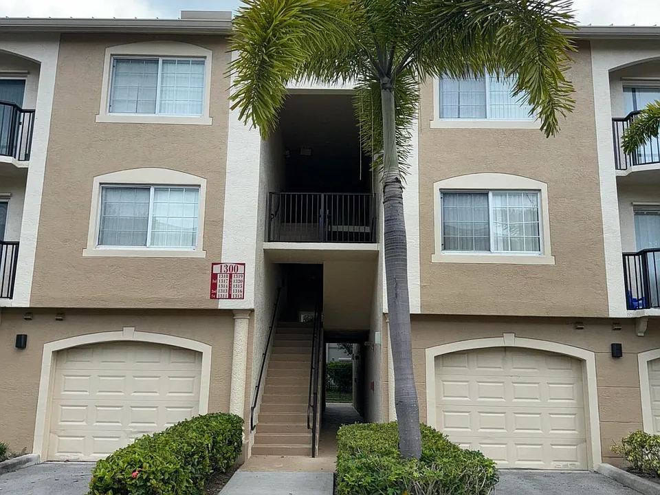 1300 Crestwood Blvd #1309