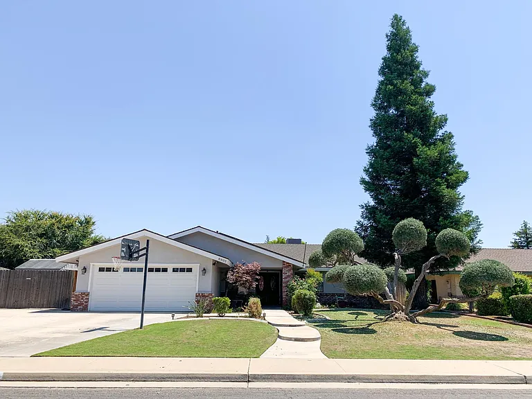 8905 Campus Park Ct — Photo 2