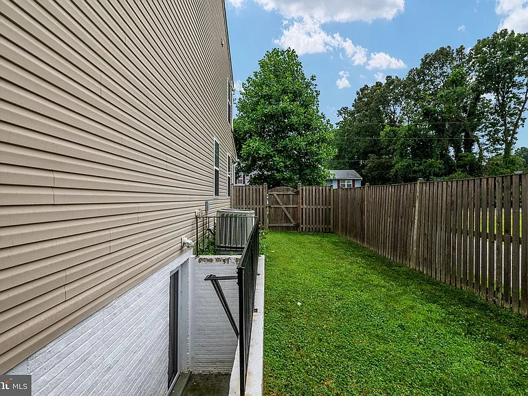 132 Pineview Ave #B — Photo 41