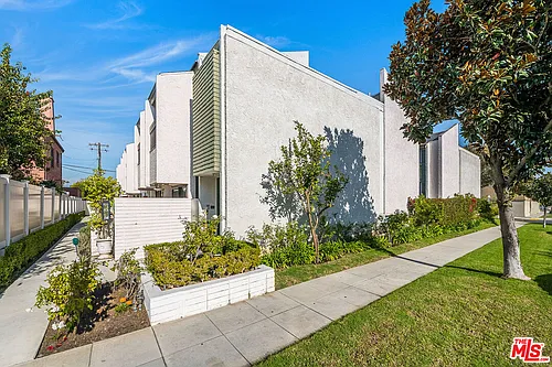 9507 W Olympic Blvd Photo 1