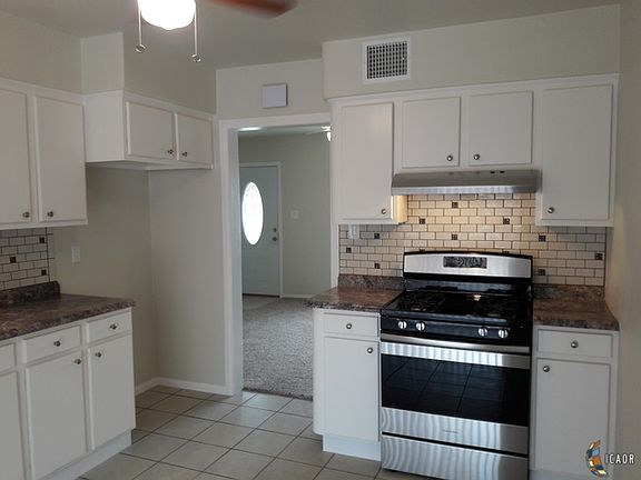 5th image of 545 Tangerine Dr