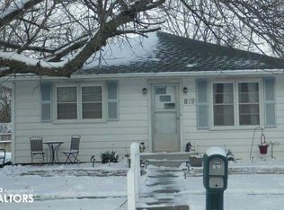 819 Main St, Mediapolis, IA 52637