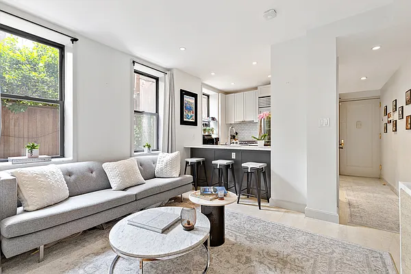 Rented by Douglas Elliman | media 17