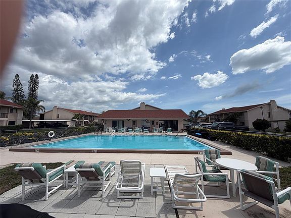 4th image of 9980 Eagles Point Cir APT 3