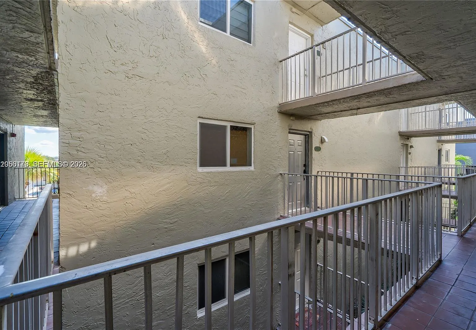 Samari Lake East Condo — Photo 2