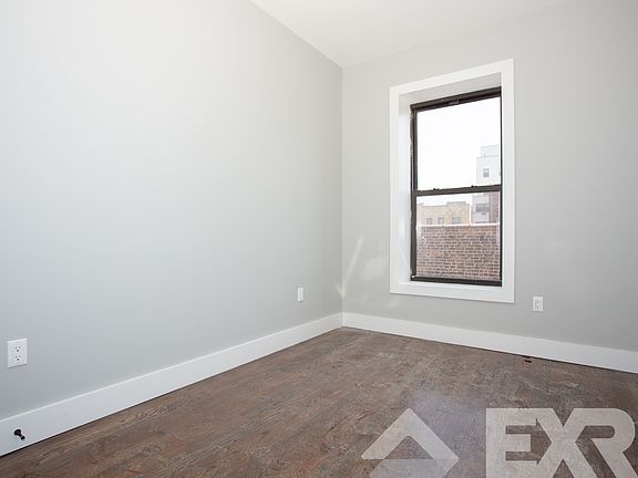 5th image of 534 Jackson Ave #5C