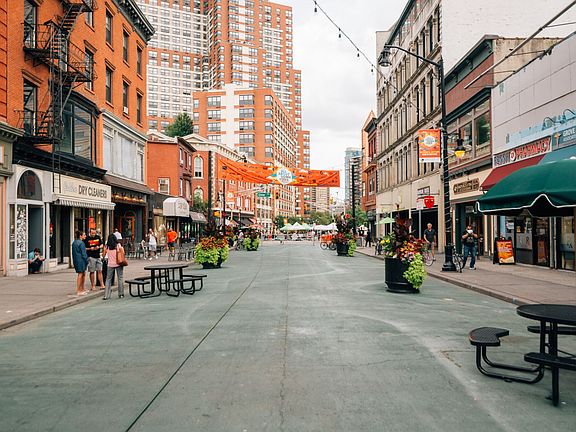 Newark Ave Pedestrian Plaza