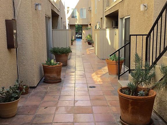 3rd image of 3710 Midvale Ave APT 201