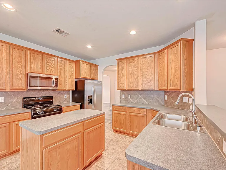 2815 Mustang Hill Ln — Photo 17