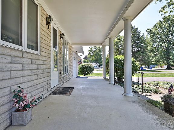 4th image of 204 Westwood Ave