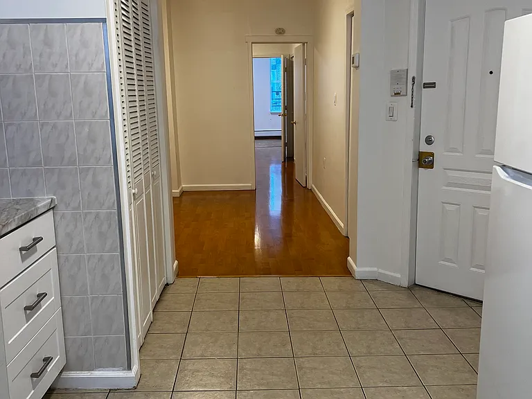349 Grove St #3R — Photo 3