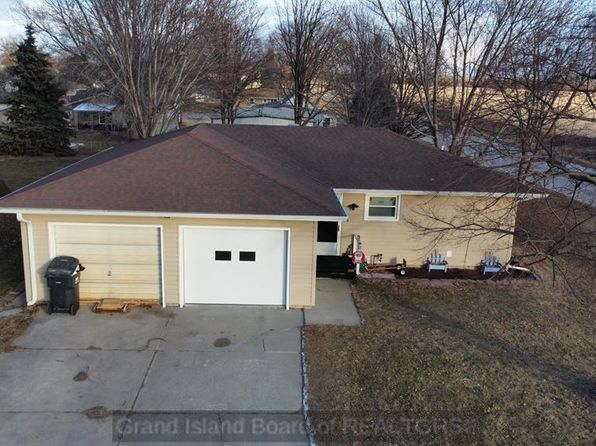 104 8th St, Saint Paul, NE 68873