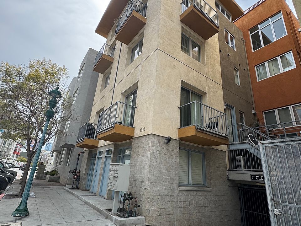 1st image of 1918 Columbia St Unit 4