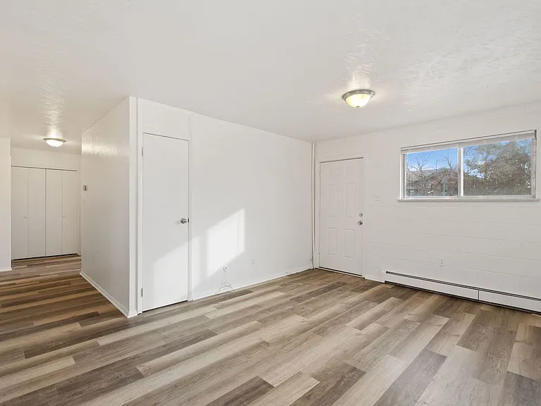 1909 11th Ave — Photo 16