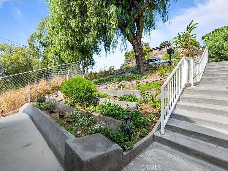 16572 E Buena Vista Ave — Photo 3
