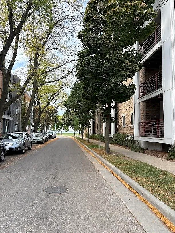 1 bed, 1.0 bath, 700 sqft, $1,700 — Photo 2