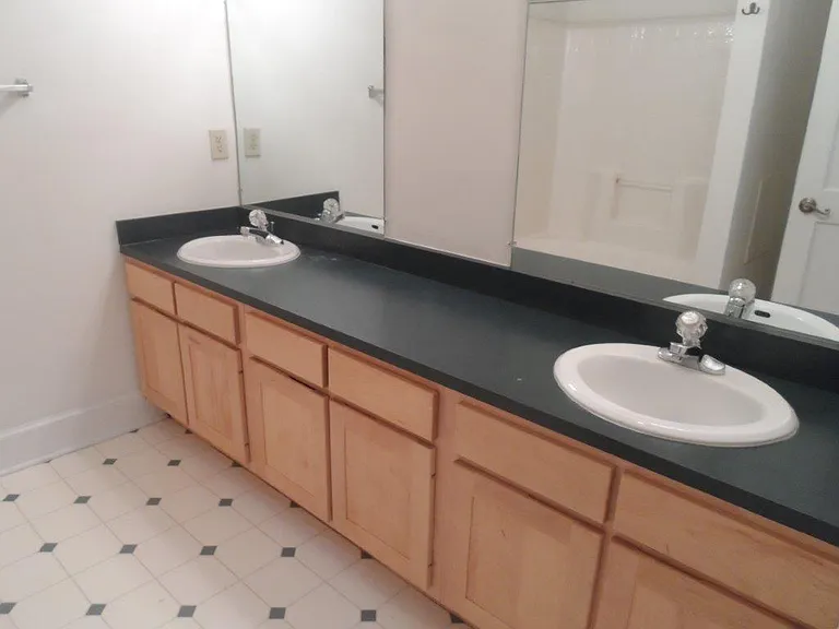 129 N College Ave — Photo 8