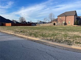 Lyndal Ln #7, Bentonville, AR 72712