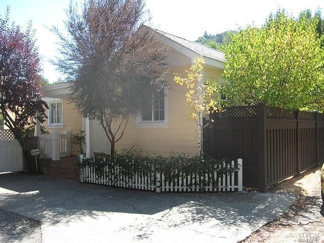 1st image of 87 Oak Knoll Ave