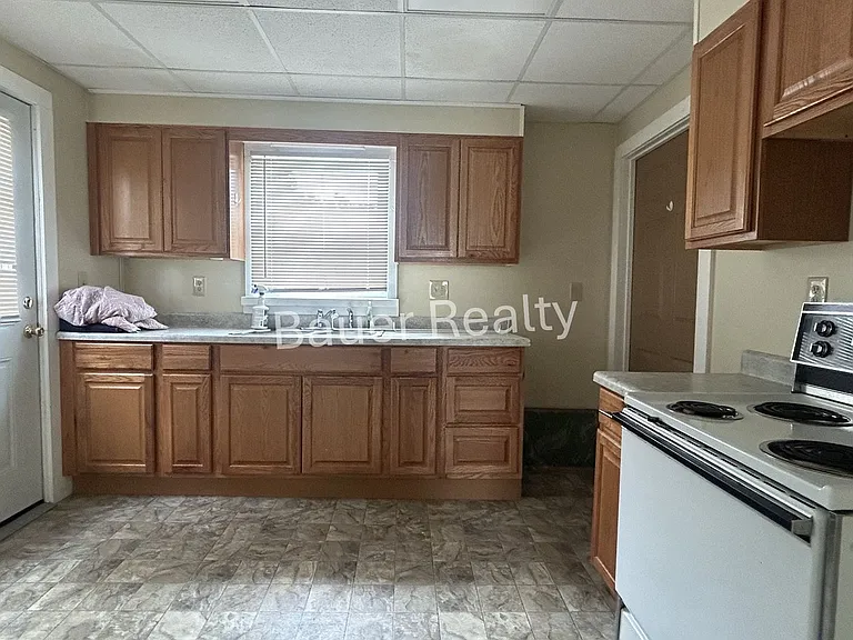 229 Ohio St — Photo 10