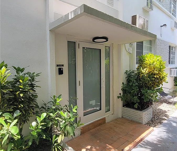 1537 Jefferson Ave #5 — Photo 9