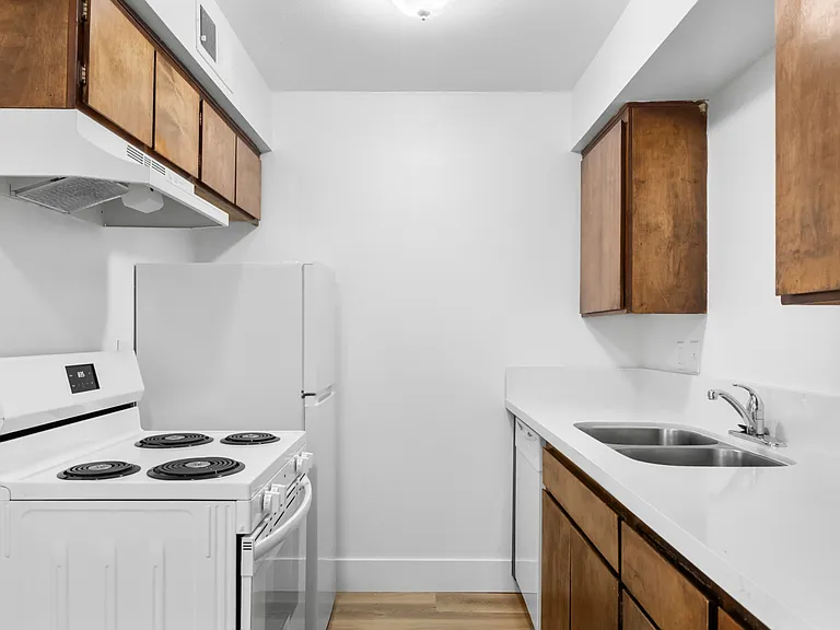 YELLOW DOOR APARTMENTS — Photo 19