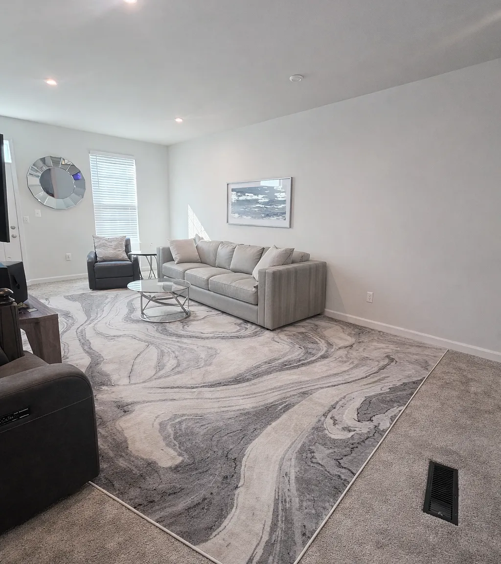 3 bed, 1935 sqft, $2,550 — Photo 3