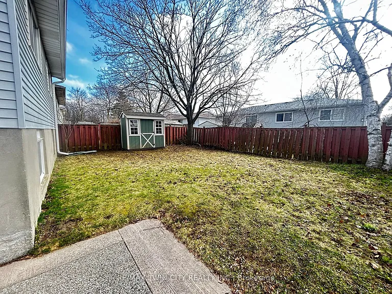 254 Camille Cres — Photo 33