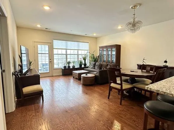 45 Grabowski Dr, Parlin, NJ 08859