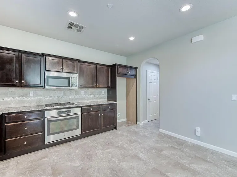 1304 Royalty Way — Photo 11