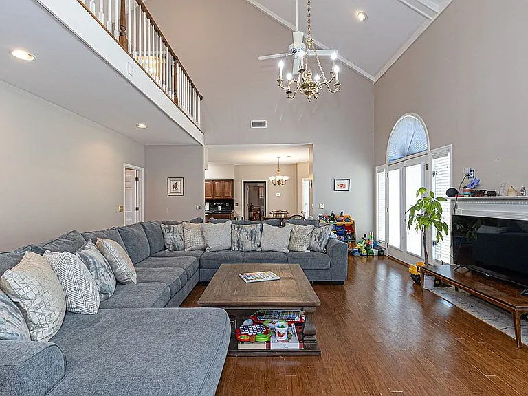 7 Bridgecreek Ct — Photo 38