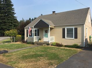 433 Pine St, Brookings, OR 97415