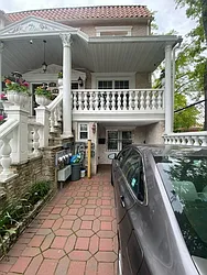 Rented by REALTY QUEST NEW YORK INC