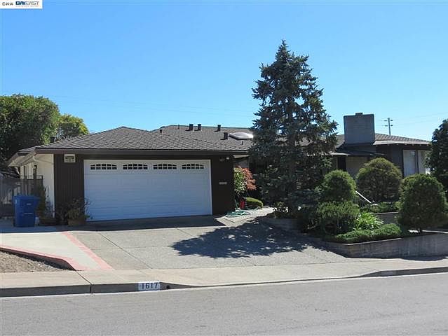 2nd image of 1617 Regent Dr