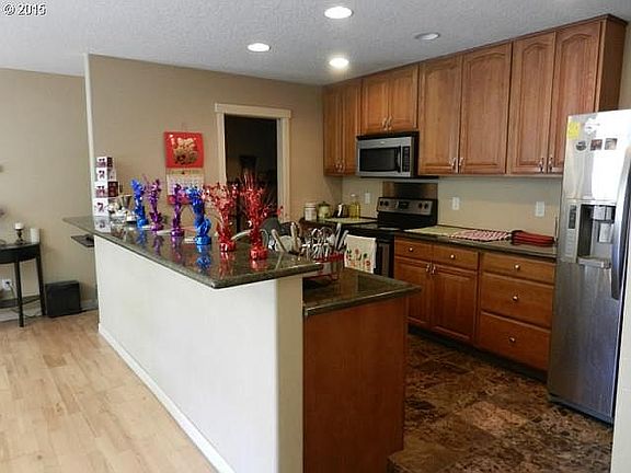 4th image of 12319 NE 39th St