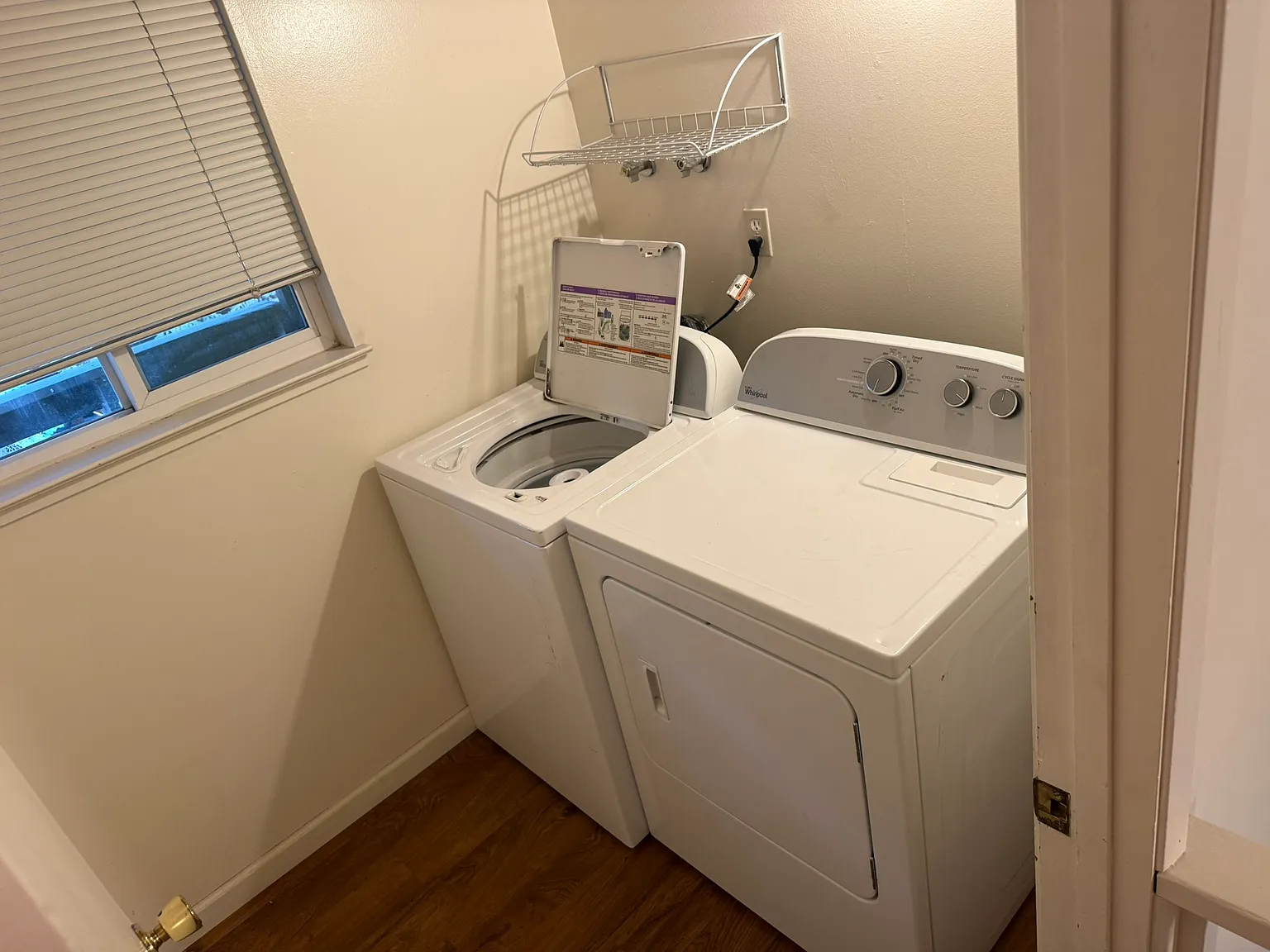 3 bed, 1300 sqft, $3,395 — Photo 3