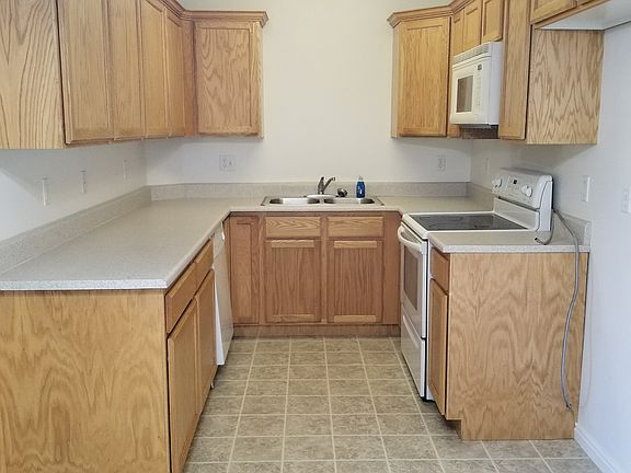 3rd image of 1551 Westbury Way APT B