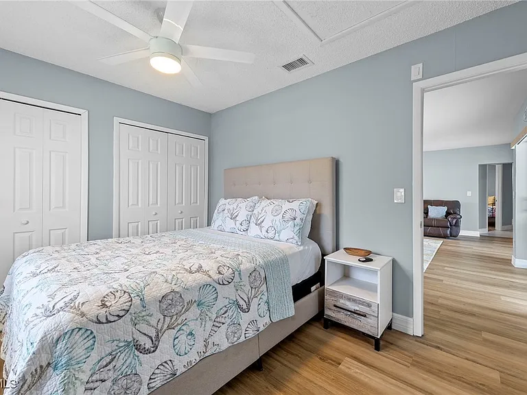 5240 SW 2nd Pl — Photo 21