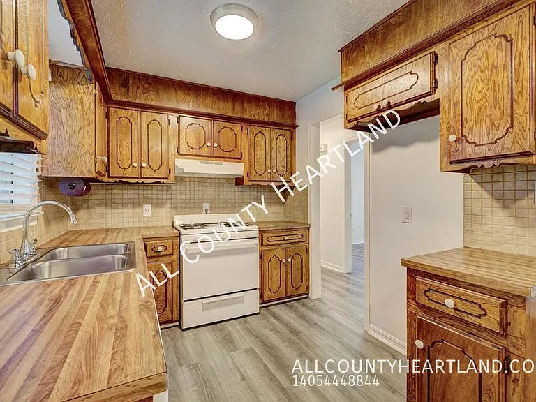 817 Stahl Dr — Photo 7