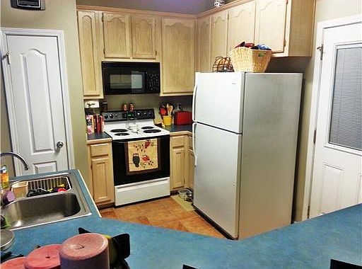 4th image of 16351 Clearwater Cir