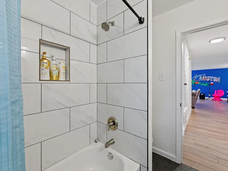 201 Fairlane Dr — Photo 21