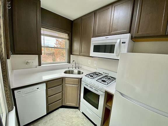 3rd image of 922 S Patrick St #4
