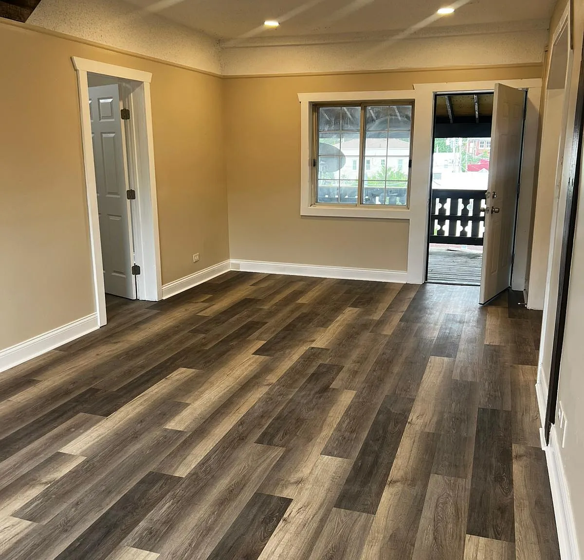 2 bed, 900 sqft, $1,550 — Photo 3